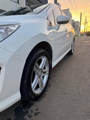 PEUGEOT 308 2.0 ALLURE 16V FLEX 4P AUTOMÁTICO PEUGEOT 308 2.0 ALLURE 16V FLEX 4P AUTOMÁTICO